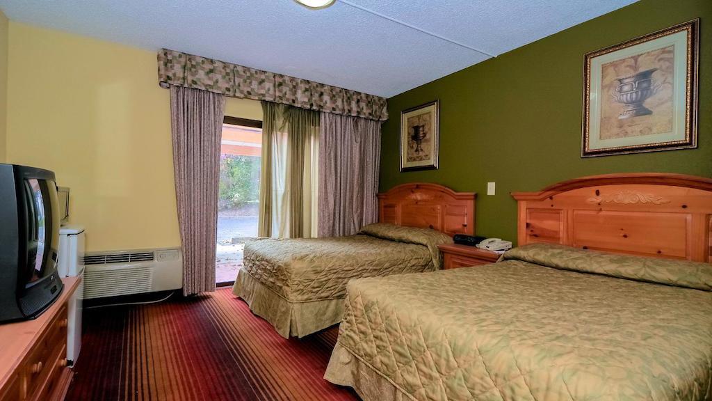 Rodeway Inn Huntington Station - Melville Extérieur photo