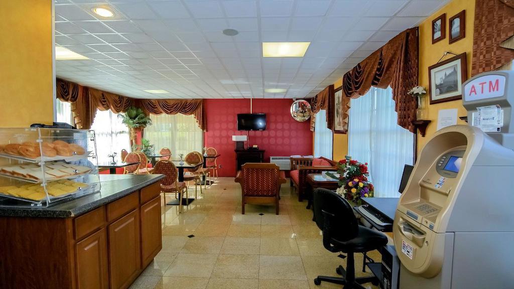 Rodeway Inn Huntington Station - Melville Extérieur photo