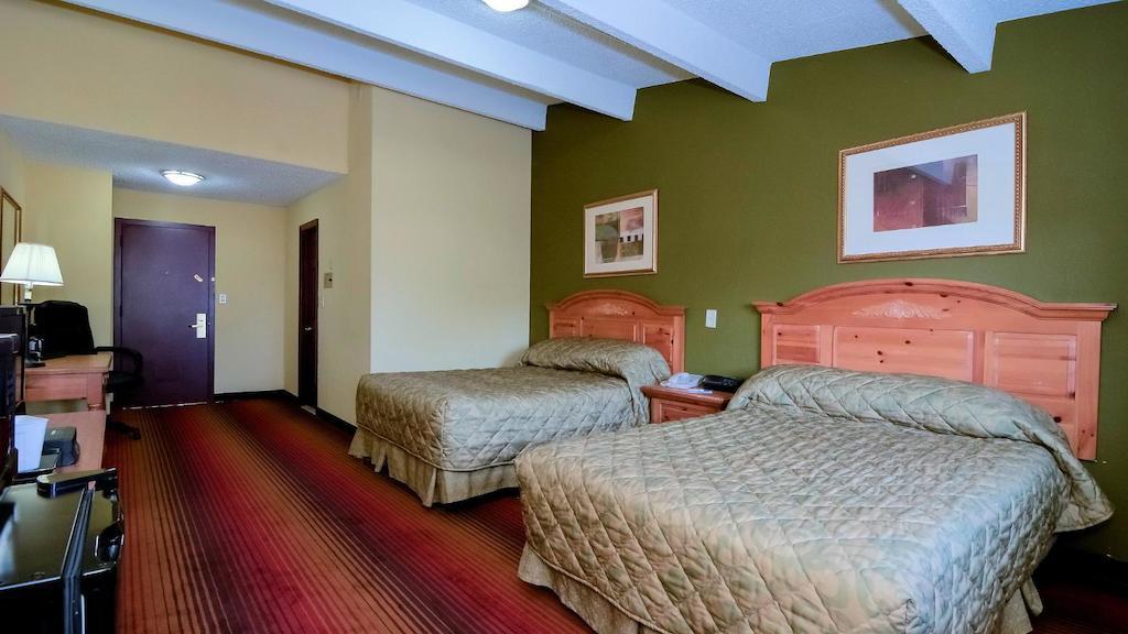 Rodeway Inn Huntington Station - Melville Extérieur photo