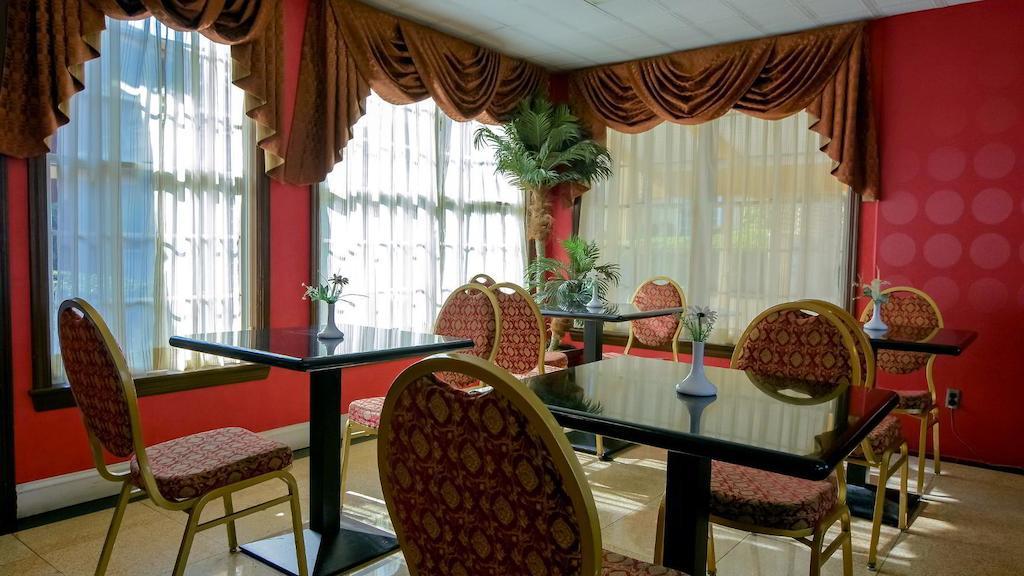 Rodeway Inn Huntington Station - Melville Extérieur photo