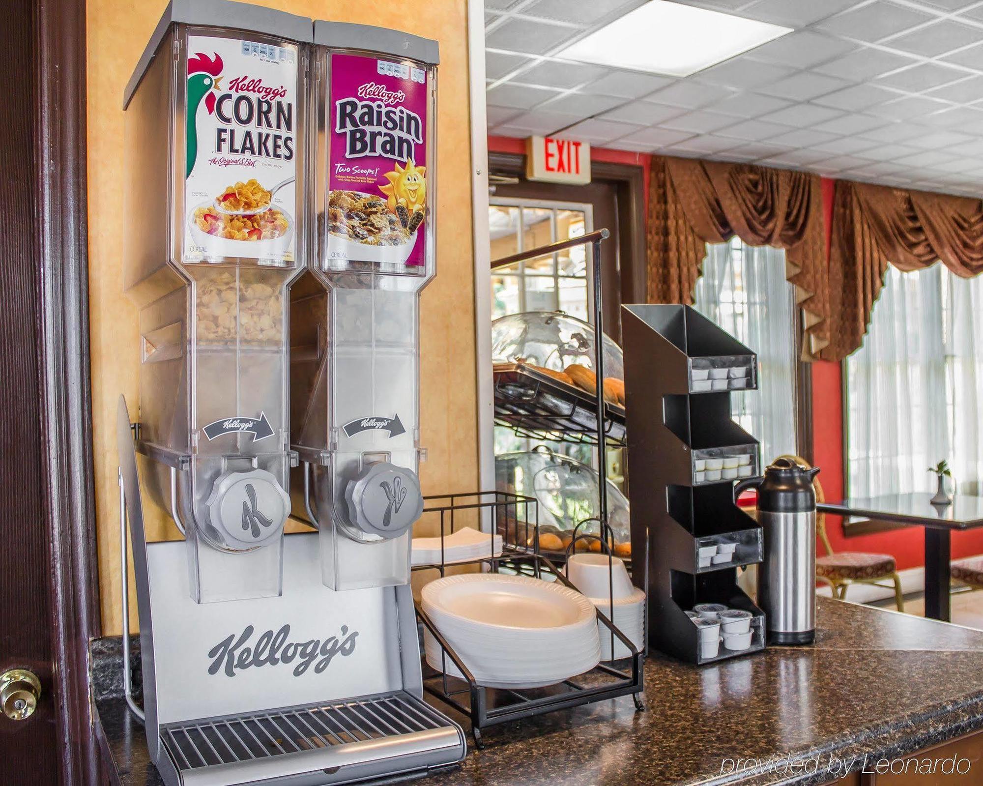 Rodeway Inn Huntington Station - Melville Extérieur photo